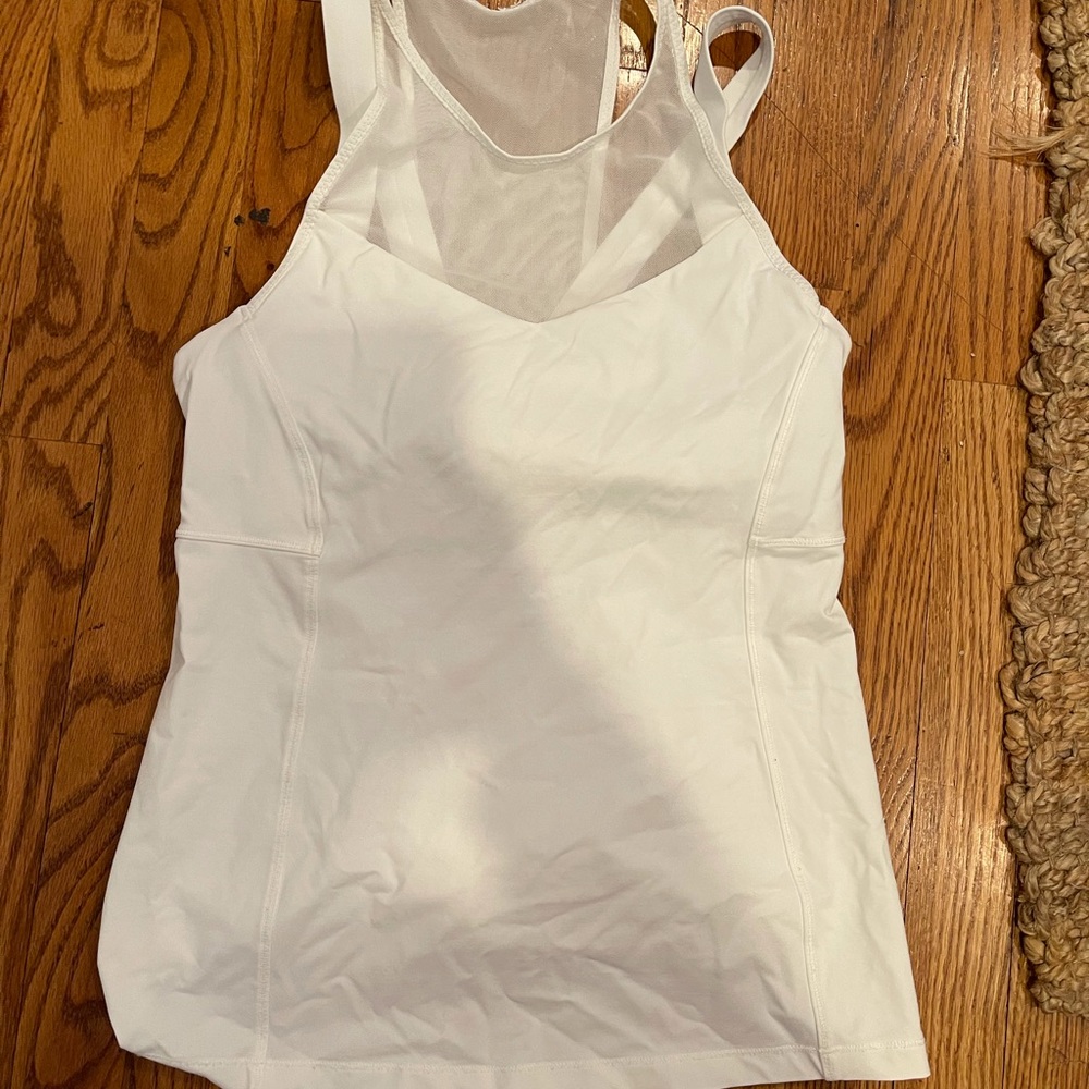 Lululemon tank white size 8 NWOT - mesh